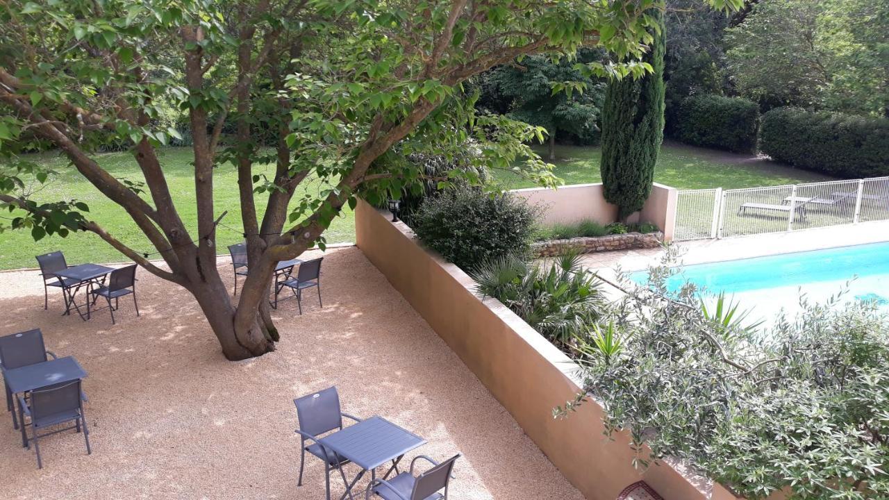Le Mas Des Vergers Salon-de-Provence Exterior foto